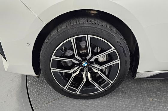 BMW i7 eDrive 50 M Sport — пробег 62 037 км — фото 5 из 5