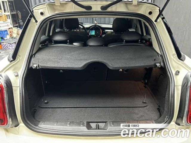 Mini Cooper 5Door Standard 3rd — пробег 96 201 км — фото 5 из 5
