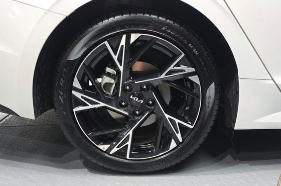 Kia K5 Signature — пробег 6 214 км — фото 5 из 5