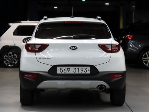 Kia Stonic 1.4 Prestige — пробег 30 600 км — фото 3 из 5
