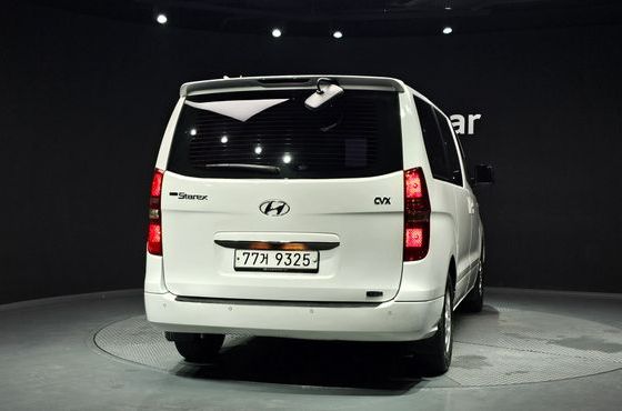 Hyundai Starex 12-Seater Wagon CVX Luxury — пробег 72 595 км — фото 4 из 5