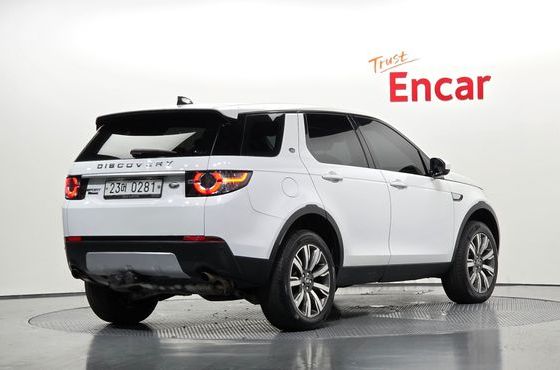 Land Rover Discovery Sport 2.0 TD4 HSE Luxury — пробег 99 647 км — фото 2 из 5