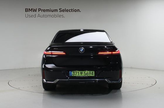 BMW 7-Series 740i xDrive M Sport — пробег 10 244 км — фото 4 из 5