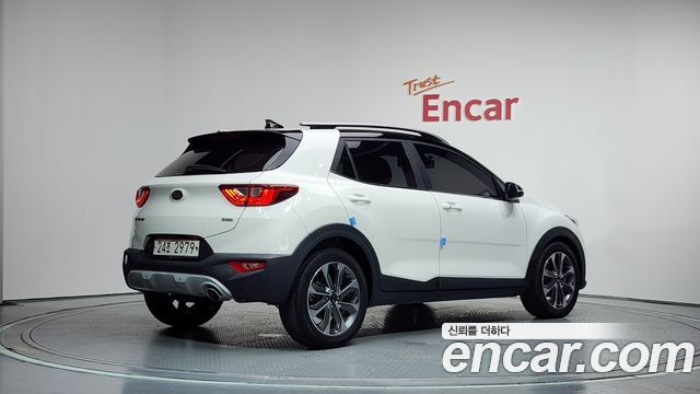Kia Stonic из Кореи Encar