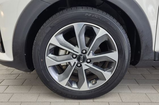 Kia Stonic 1.0 Turbo Prestige — пробег 50 041 км — фото 5 из 5