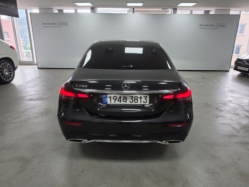 Mercedes-Benz E-Class E250 AMG Line — пробег 58 886 км — фото 4 из 5