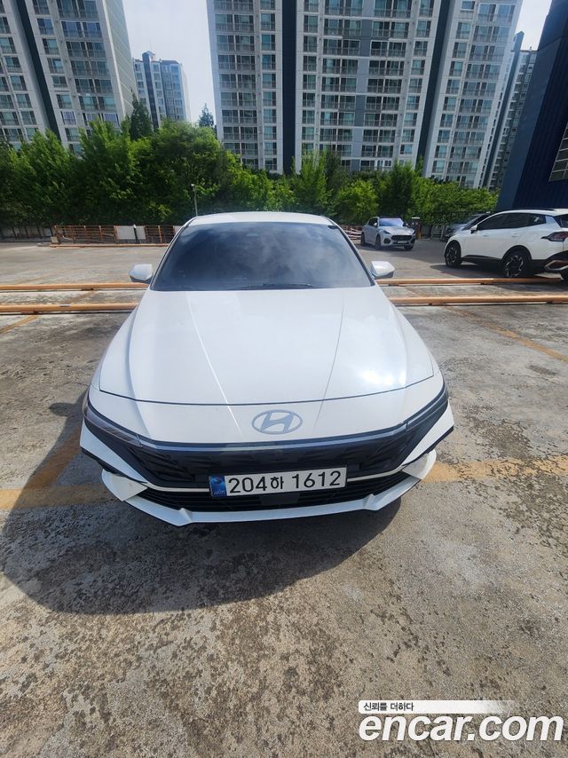 Hyundai AVANTE 1.6 Inspiration — пробег 4 000 км — фото 1 из 5