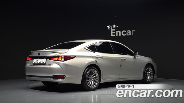 Lexus ES Luxury — пробег 64 290 км — фото 2 из 5