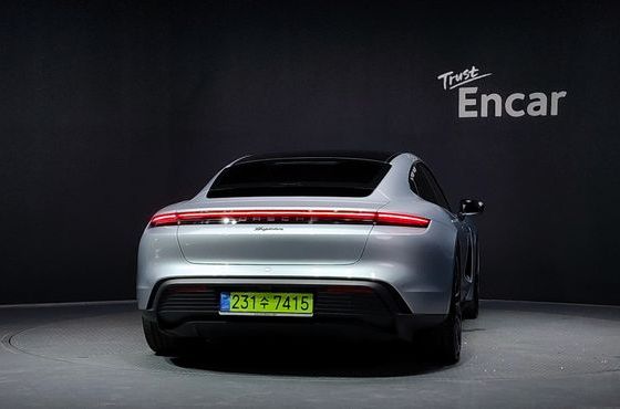 Porsche Taycan Base — пробег 34 656 км — фото 4 из 5