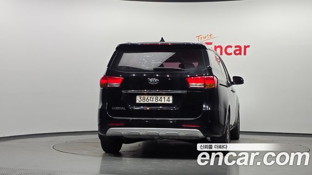 Kia Carnival из Кореи Encar