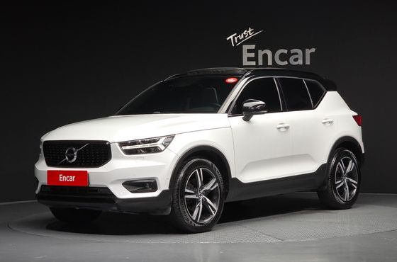 Volvo XC40 T4 R-Design — пробег 73 294 км — фото 1 из 5