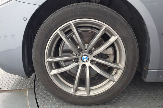 BMW 5-Series 520d xDrive M Sport Package Plus — пробег 162 228 км — фото 5 из 5
