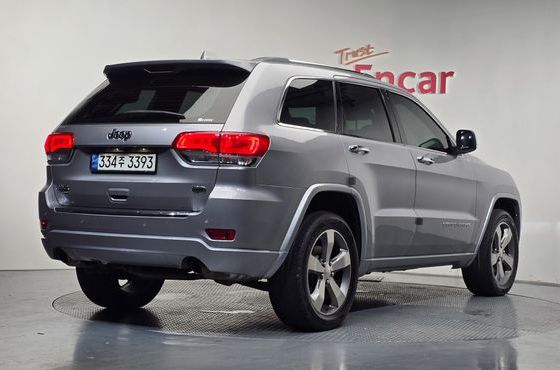Jeep Cherokee 3.0 Diesel Overland WK2 — пробег 175 415 км — фото 2 из 5