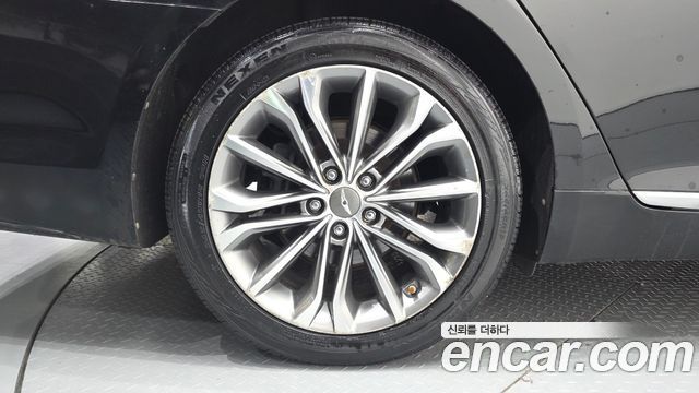 Hyundai Genesis из Кореи Encar