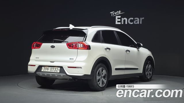 Kia Niro из Кореи Encar