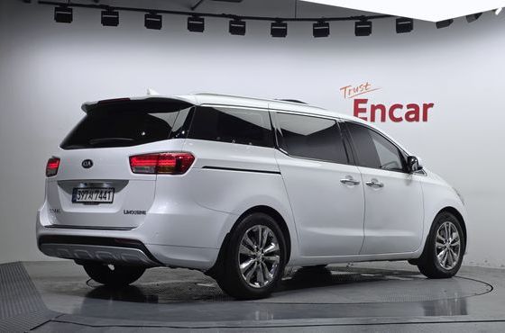 Kia Carnival 7-seater Limousine President — пробег 93 835 км — фото 2 из 5