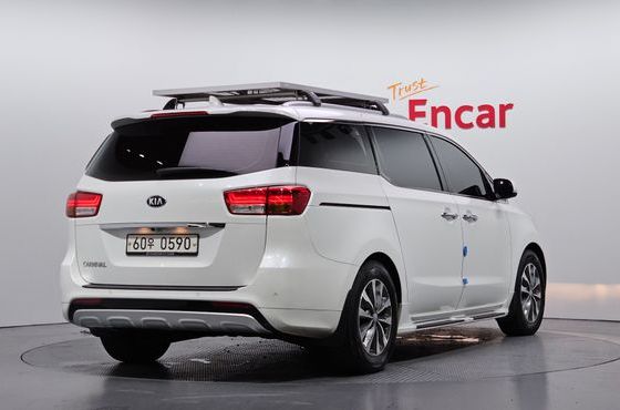 Kia Carnival 9-seater Luxury — пробег 82 406 км — фото 2 из 5