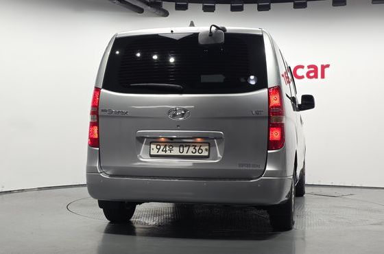 Hyundai Starex Van 5-Seater Modern — пробег 220 926 км — фото 4 из 5