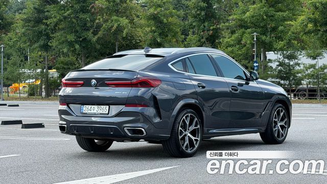 BMW X6 xDrive40i M Sport — пробег 60 824 км — фото 2 из 5