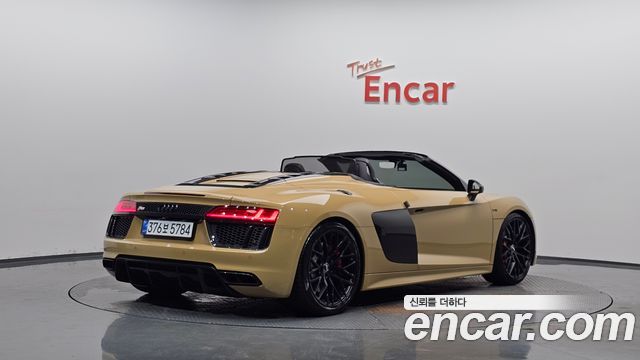Audi R8 5.2 V10 Spyder — пробег 36 067 км — фото 2 из 5