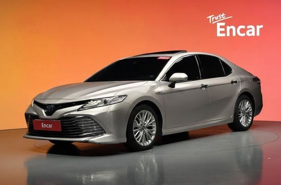 Toyota Camry 2.5 XLE Hybrid — пробег 67 018 км — фото 1 из 5
