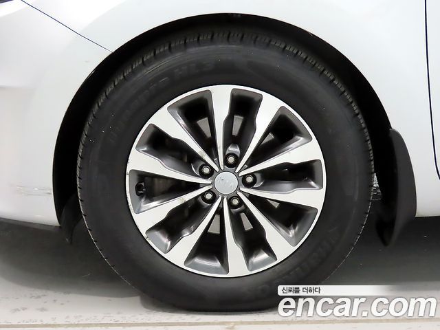Kia Carnival 9-seater Luxury — пробег 171 753 км — фото 5 из 5