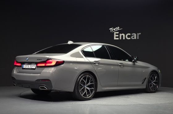 BMW 5-Series 530i M Sport Package — пробег 48 906 км — фото 2 из 5