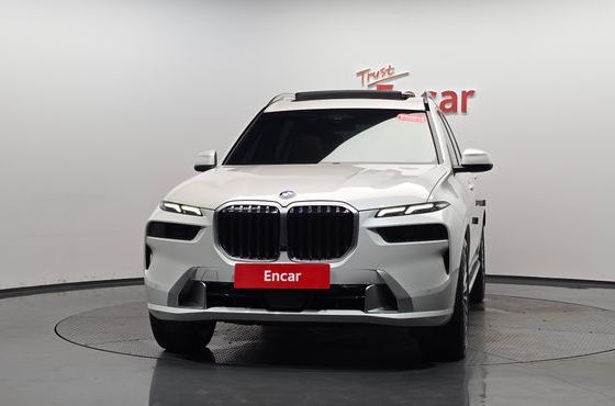 BMW X7 xDrive 40i Design Pure Excellence 6-Seater — пробег 13 908 км — фото 3 из 5