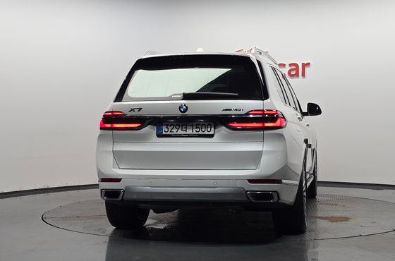 BMW X7 xDrive 40i Design Pure Excellence 6-Seater — пробег 13 908 км — фото 4 из 5