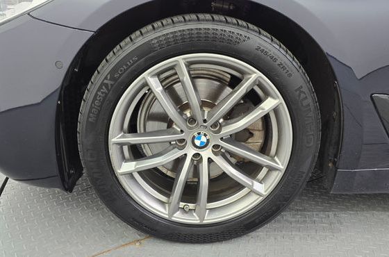 BMW 5-Series 520d M Sport Package Plus — пробег 107 306 км — фото 5 из 5
