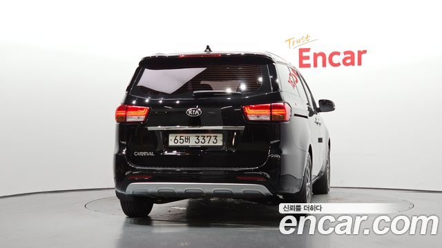 Kia Carnival из Кореи Encar
