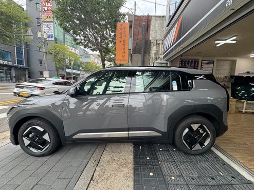 Kia EV3 Long Range 2WD Earth — пробег 571 км — фото 4 из 5