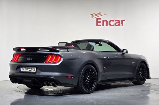 Ford Mustang GT Convertible — пробег 53 127 км — фото 2 из 5