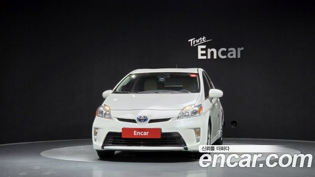 Toyota Prius 1.8 E — пробег 179 595 км — фото 3 из 5