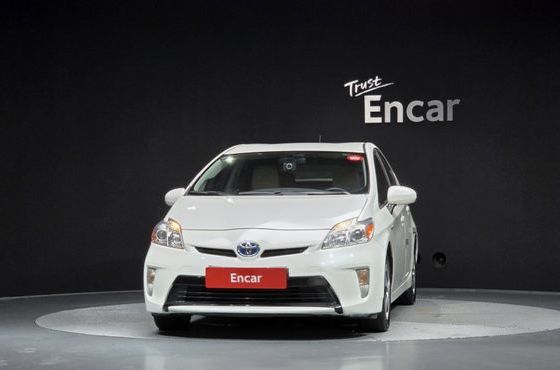 Toyota Prius 1.8 E — пробег 179 595 км — фото 3 из 5
