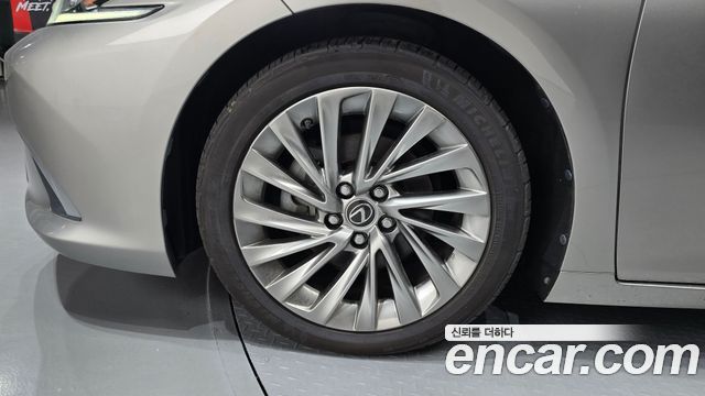 Lexus ES Luxury Plus — пробег 113 406 км — фото 5 из 5