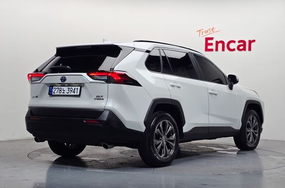 Toyota RAV4 2.5 2WD Hybrid XLE — пробег 42 847 км — фото 2 из 5
