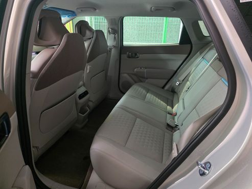 Kia EV4 Standard 2WD Earth — пробег 1 430 км — фото 5 из 5