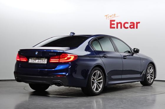 BMW 5-Series 520d xDrive M Sport Package Plus — пробег 95 908 км — фото 2 из 5