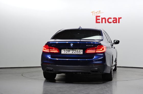 BMW 5-Series 520d xDrive M Sport Package Plus — пробег 95 908 км — фото 4 из 5