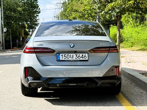 BMW 5-Series 530i xDrive M Sport Pro Special Edition — пробег 10 000 км — фото 4 из 5