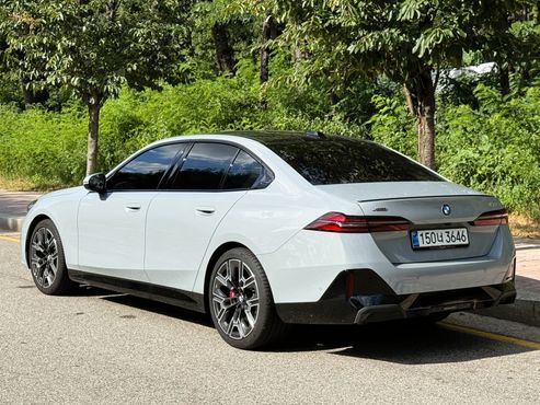BMW 5-Series 530i xDrive M Sport Pro Special Edition — пробег 10 000 км — фото 5 из 5