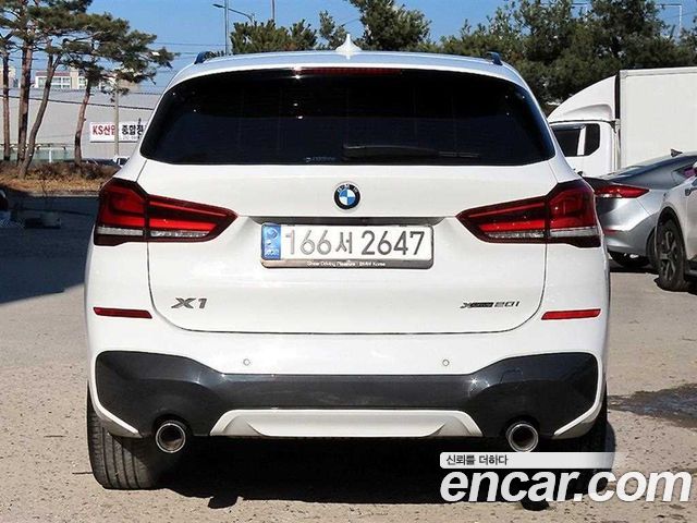 BMW X1 xDrive 20i M Sport — пробег 38 360 км — фото 4 из 5