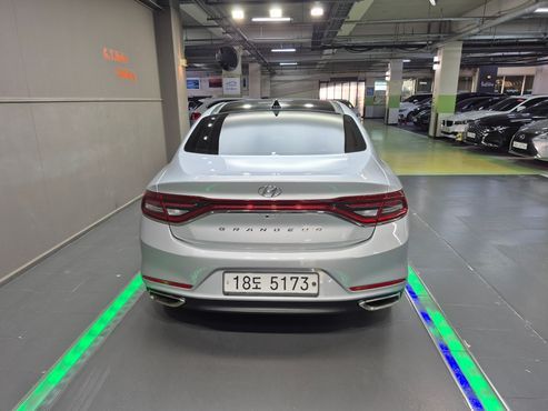 Hyundai Grandeur 2.4 Premium — пробег 150 000 км — фото 4 из 5