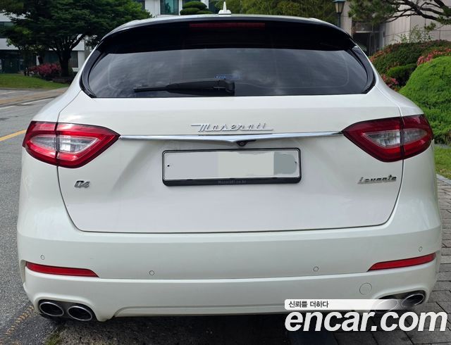 Maserati Levante 3.0 Diesel AWD GranLusso — пробег 54 000 км — фото 4 из 5