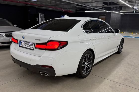 BMW 5-Series 520i M Sport — пробег 45 000 км — фото 2 из 5