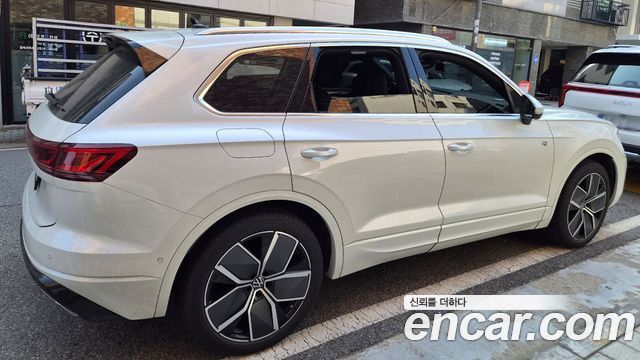 Volkswagen Touareg 3.0 TDI R-Line — пробег 27 662 км — фото 2 из 5