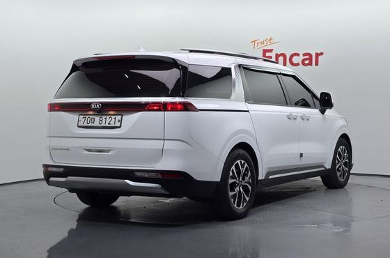 Kia Carnival Gasoline 11-Seater Signature — пробег 63 236 км — фото 2 из 5