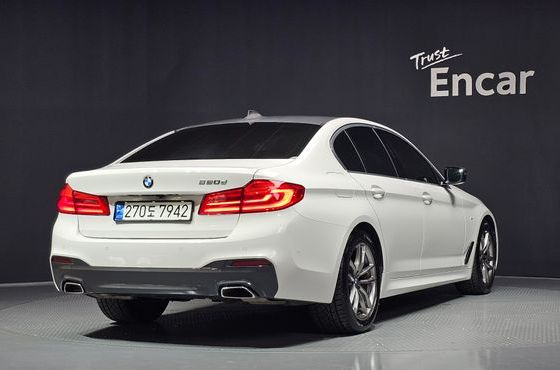 BMW 5-Series 520d M Sport Package Plus — пробег 76 721 км — фото 2 из 5