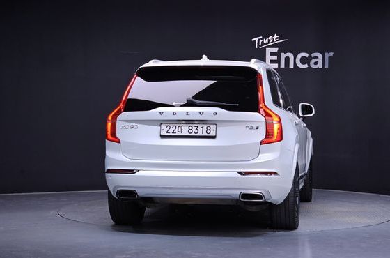 Volvo XC90 T8 Excellence Hybrid — пробег 255 772 км — фото 4 из 5